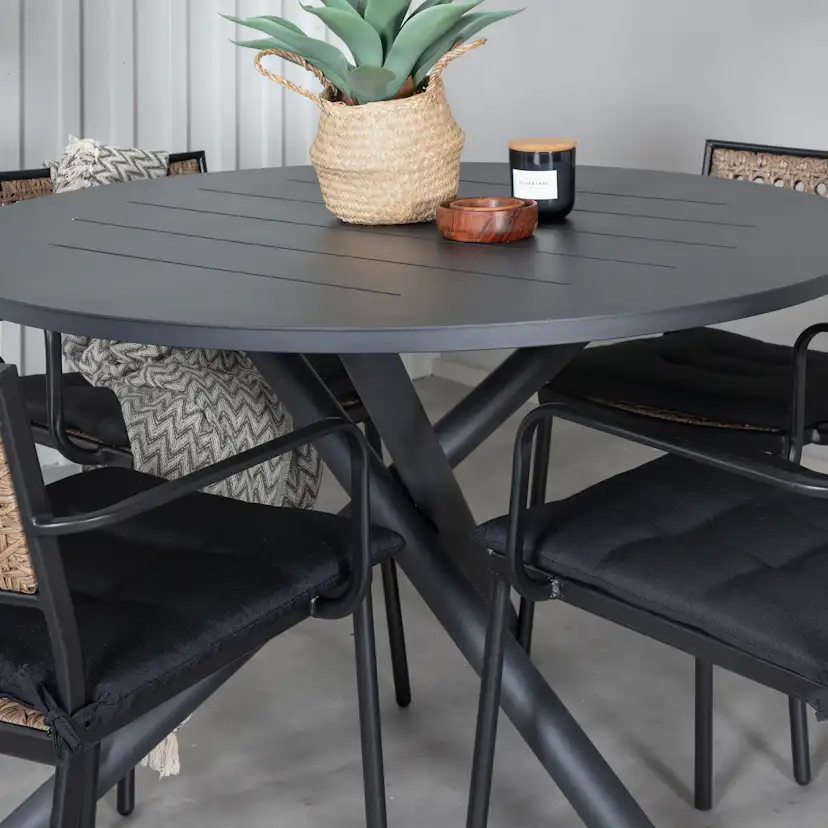 Matgrupp Venture Home Ande med 4 Pug Matstolar