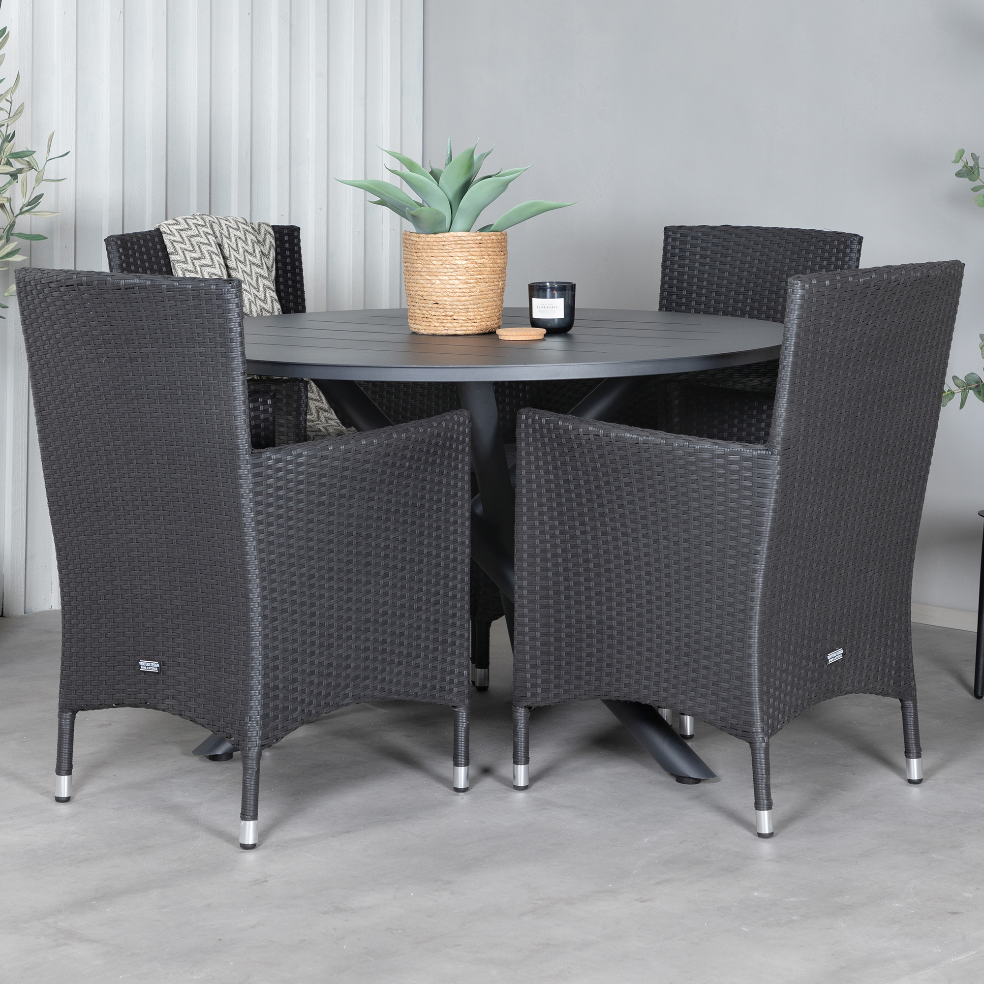 Matgrupp Venture Home Ande med 4 Moli Matstolar