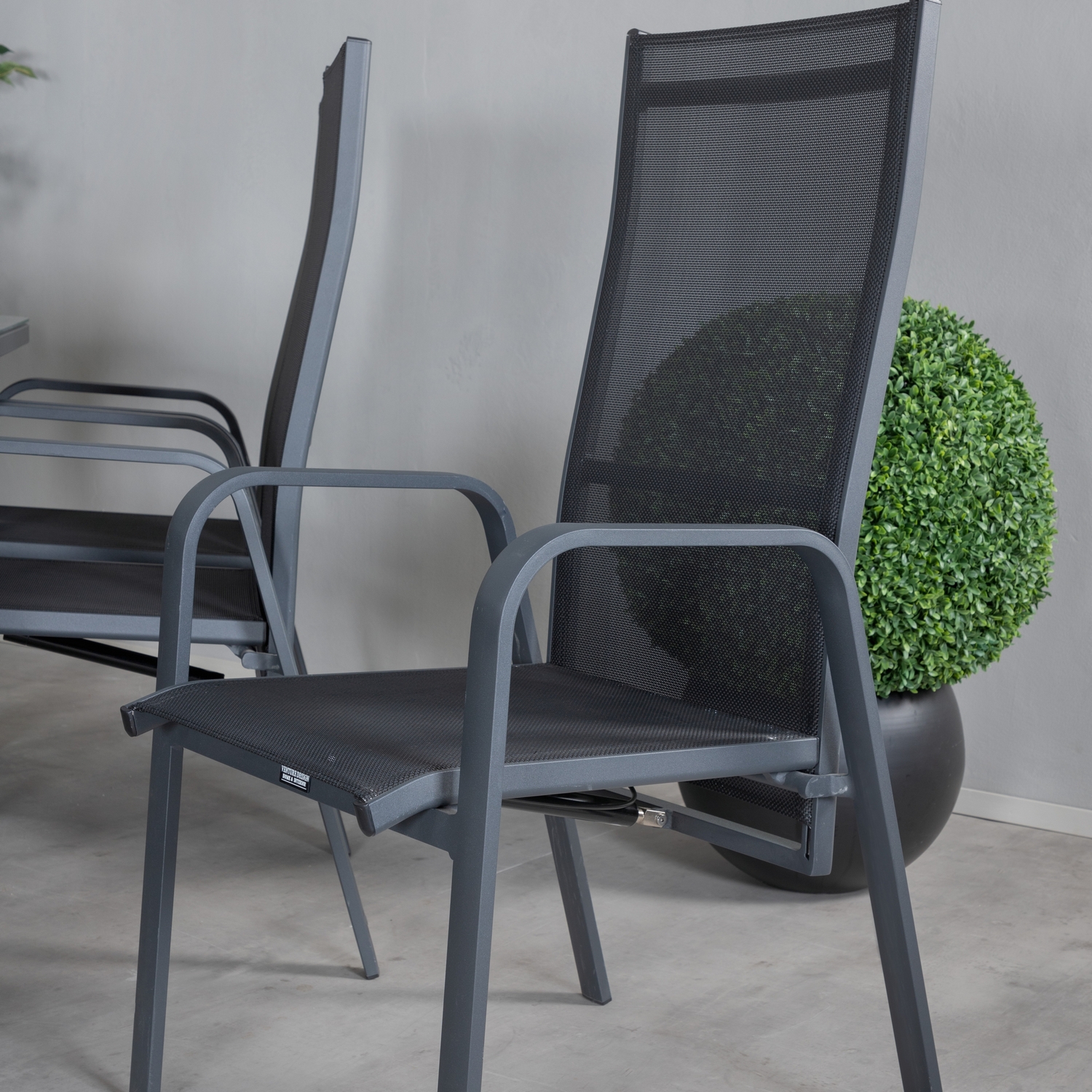 Matgrupp Venture Home Olle med 6 Curz Matstolar