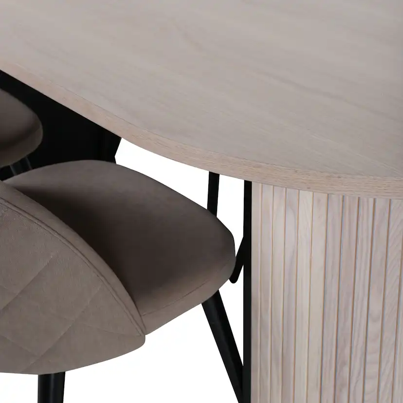 Matgrupp Venture Home Bianca med 4 Valentina Stitcthes Stolar Polyester