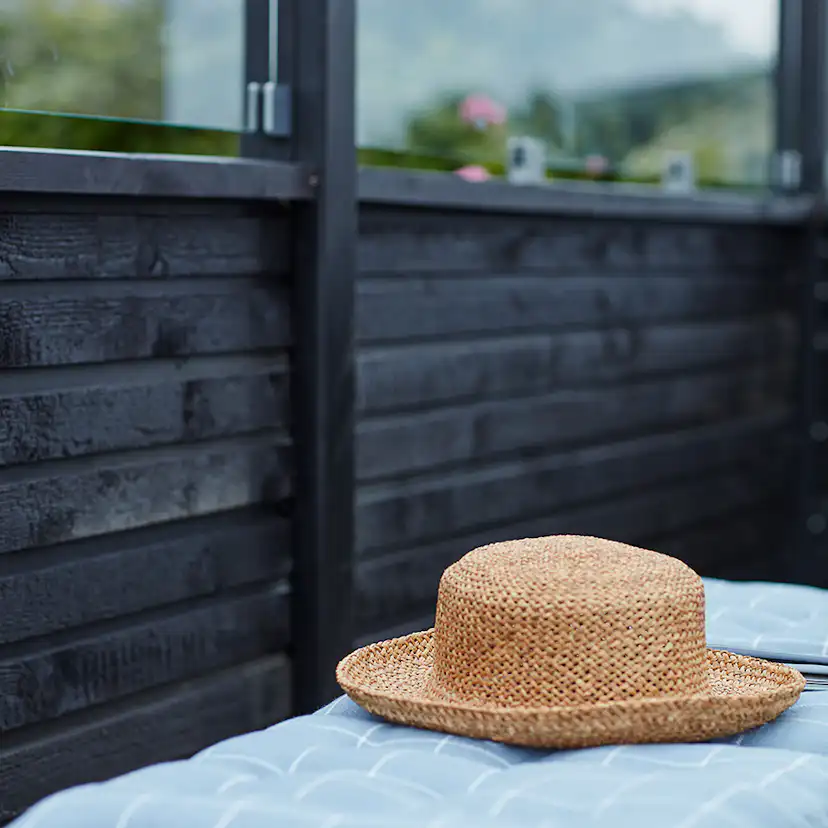 Skärm PLUS Plank med Glas 174x125