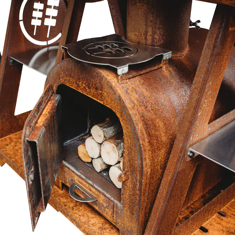 Rökgrill GrillSymbol Smoky Beast XL i Cortenstål med Dubbla Skorstenar & Inbyggda Hyllor