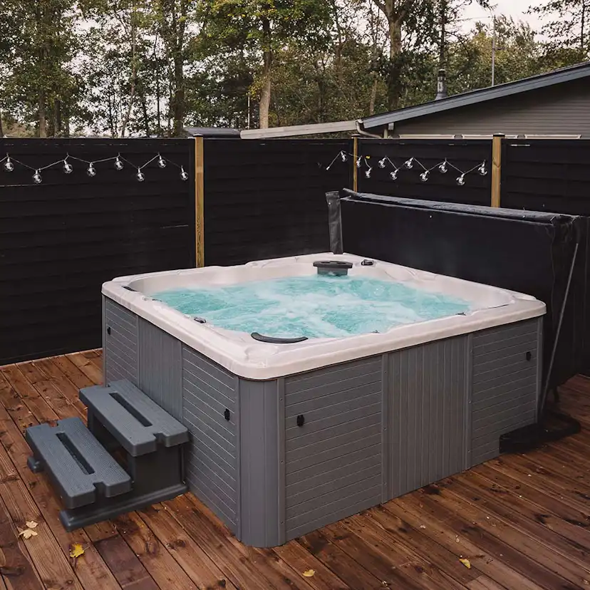 Utespa DenForm 52 White Sterling 28 Jets Spabad för 5 Personer