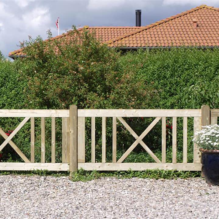 Billig Stakittgjerde () Billig Stakittgjerde