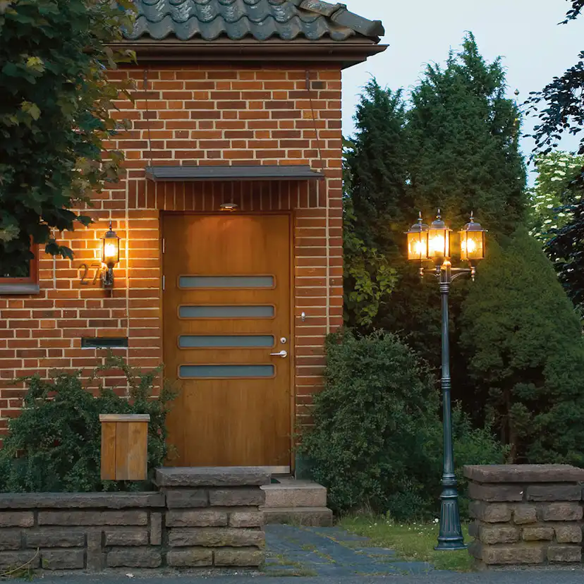 Stolplykta Gnosjö Konstsmide Milano 3-arm E27 Svart/Silver med Stolpe