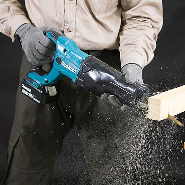 Tigersåg Makita LXT DJR186Z 18V utan Batteri