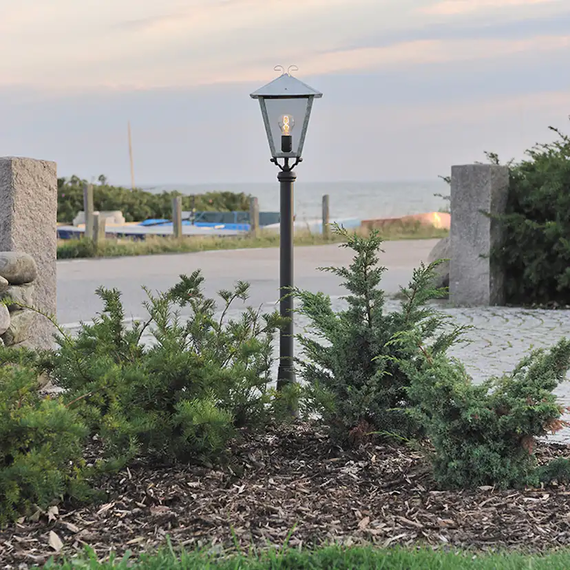 Trädgårdslykta Gnosjö Konstsmide Benu E27 med Stolpe