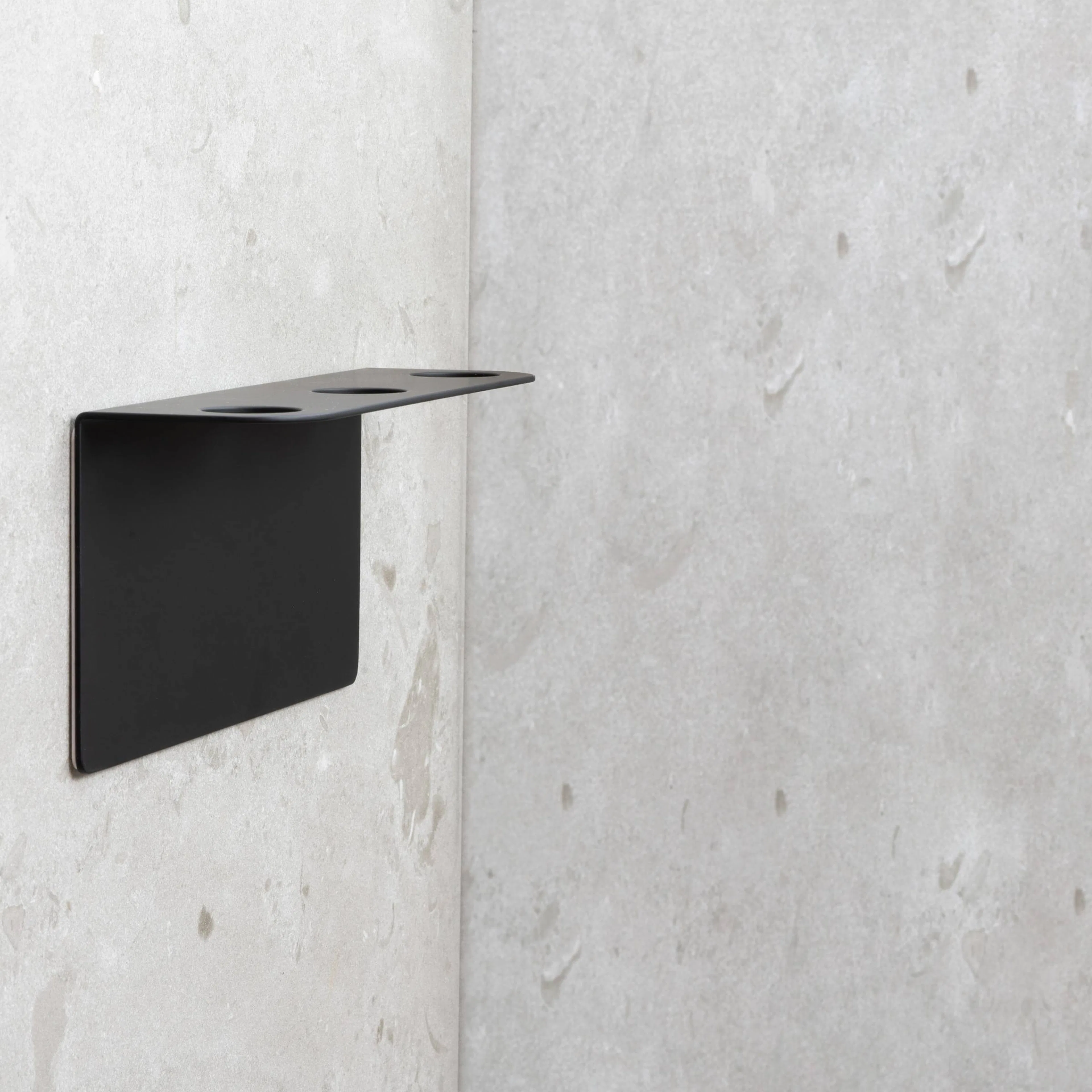 Tvålpumpshållare Beslag Design Base Trippel