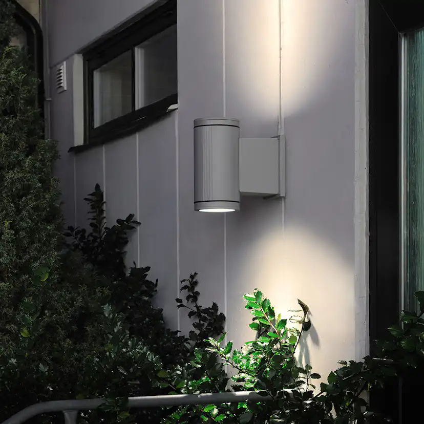 Vägglykta Gnosjö Konstsmide Siracusa Upp/ned G12 Inkl. Lampa Grå