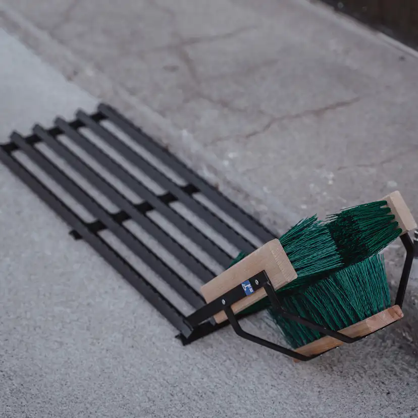 Fotskrapa Varax med Borstställ