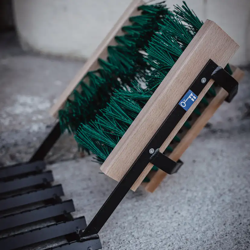 Fotskrapa Varax med Borstställ