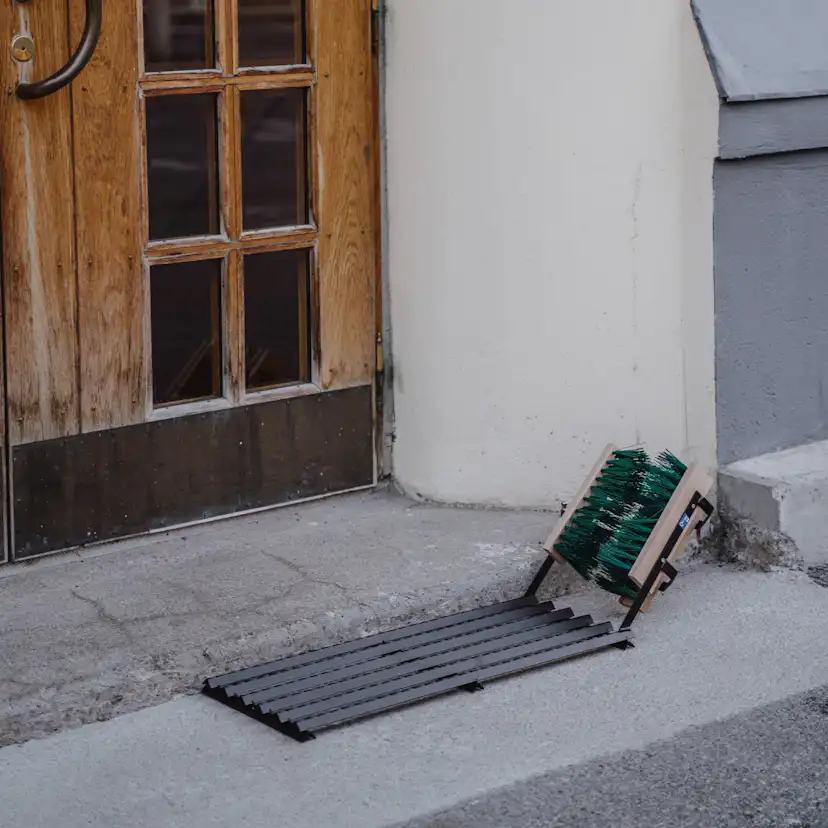 Fotskrapa Varax med Borstställ