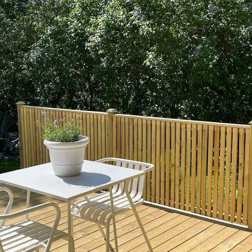 Skärm Jabo Vertikal 4 Tryckimpregnerad Gran 81,5x159/89 cm Höger FSC (B)